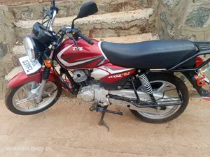 TVS HLX 125 2025 Red