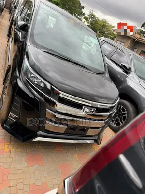 Toyota Noah 2.0 AWD (8 Seater) 2019 Black