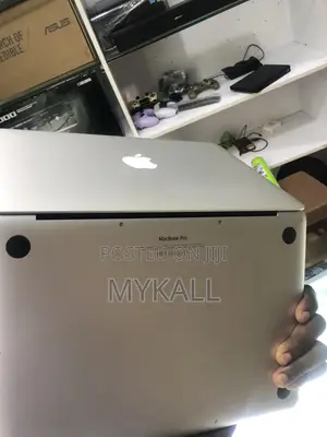 Laptop Apple MacBook Pro 8GB Intel Core i5 SSD 1T