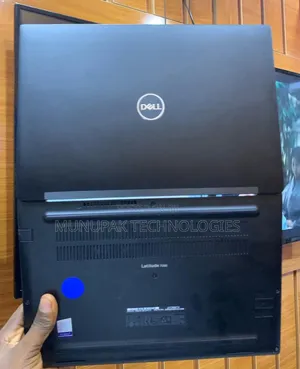 Laptop Dell Latitude 7390 8GB Intel Core i5 SSD 256GB