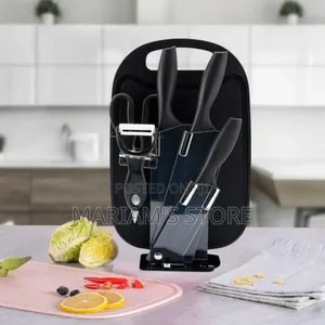 B Knife Set That Includes a Knife Block, Scissors,A Chopping Board.