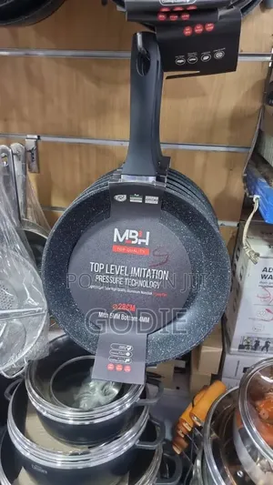 MBH Brand 28cm Non-Stick Frying Pan With a Marble Coating.