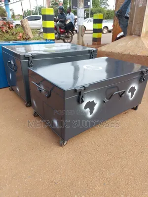 Black Medium Suitcase With Wheels