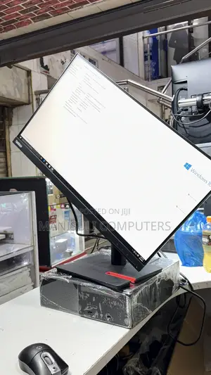 Desktop Computer Lenovo ThinkCentre Neo 30A 8GB Intel Core i5 HDD 500GB