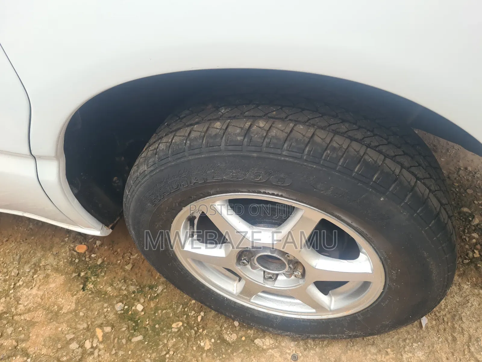 Toyota Noah 2005