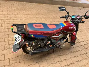 TVS HLX 125 2023 Red