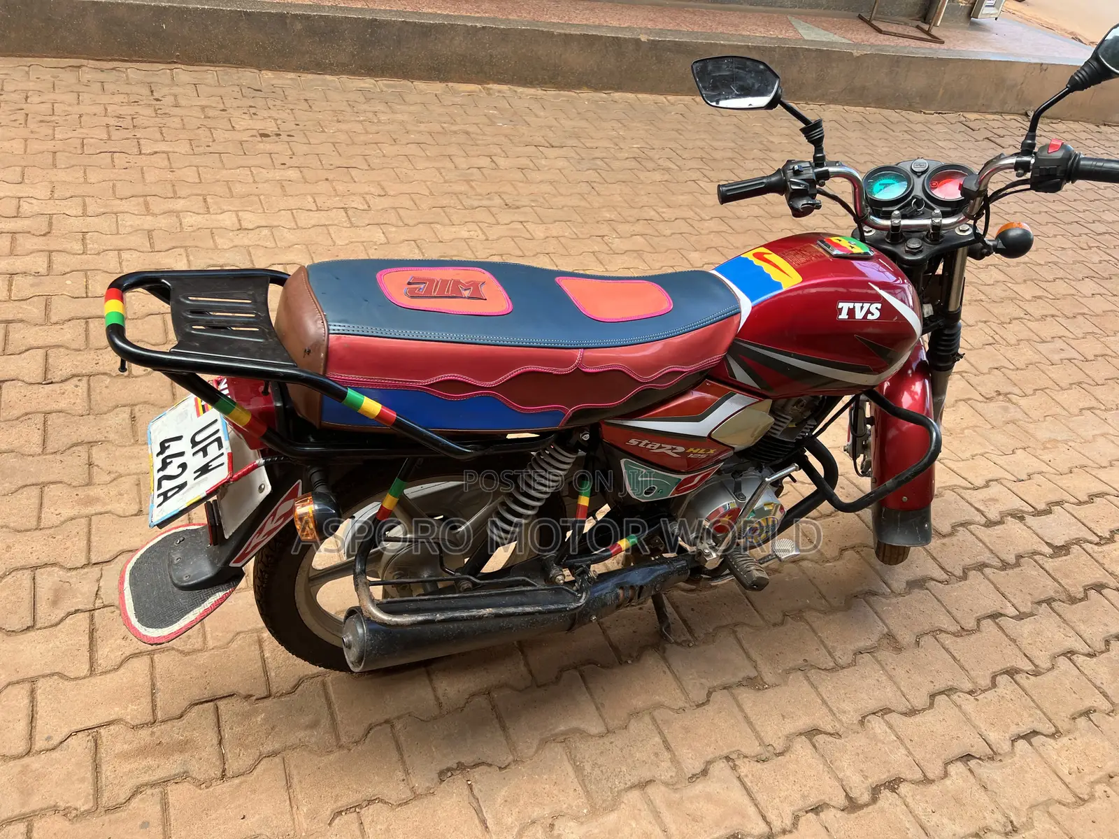 TVS HLX 125 2023 Red