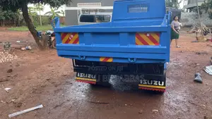 Isuzu Elf Dumper