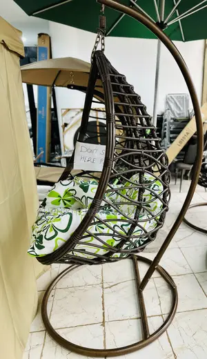 Hanging Chair/Swinging Chair
