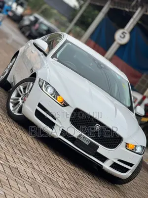 Jaguar XE 2017 White