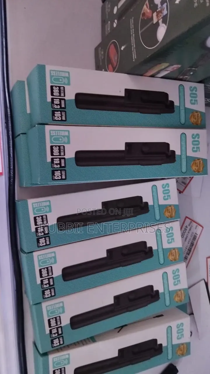 Wireless Foldable Tripod Selfie Sticks.