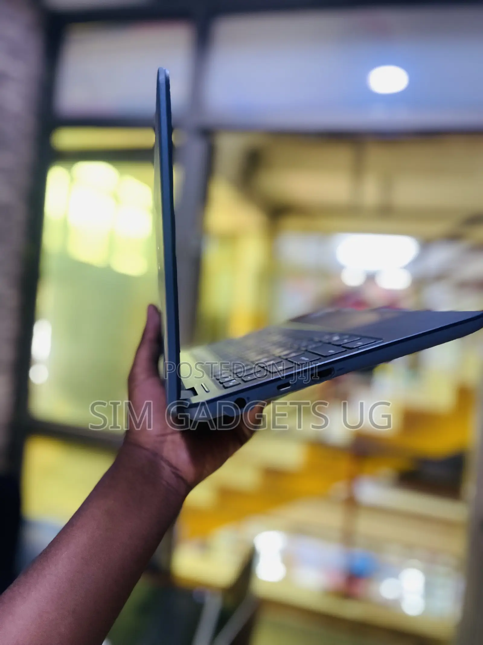Laptop Dell Latitude 3120 4GB Intel Celeron SSD 128GB