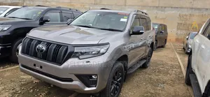 Toyota Land Cruiser Prado 2023 Gray