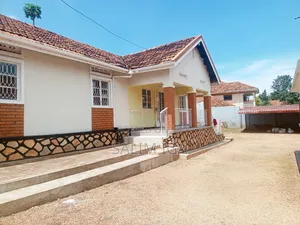 3bdrm Room & Parlour in Kololo Property, Central Division for rent