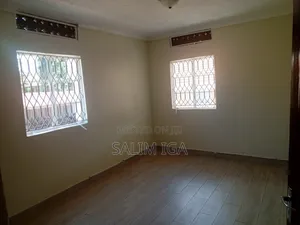 3bdrm Room & Parlour in Kololo Property, Central Division for rent