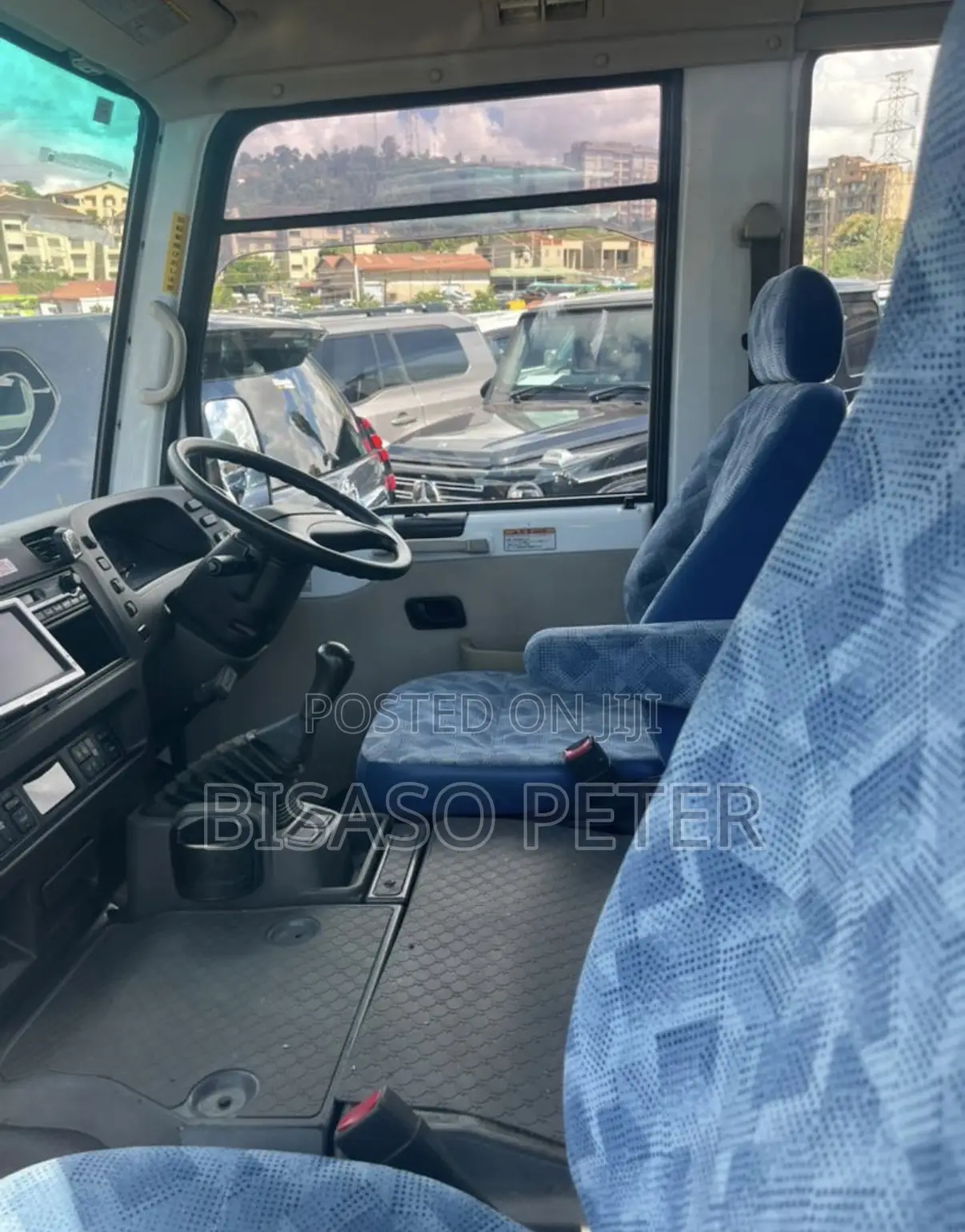 Mitsubishi Fuso Rosa 2014 White