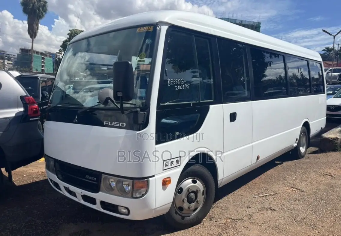 Mitsubishi Fuso Rosa 2014 White