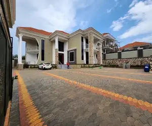 5bdrm Apartment in Muyenga, Makindye for rent