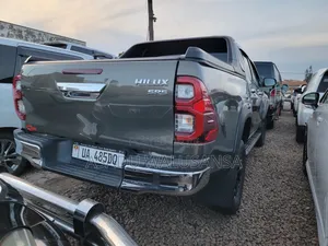 Toyota Hilux 2019 Green