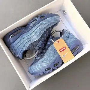 Nike Leviwave Blue