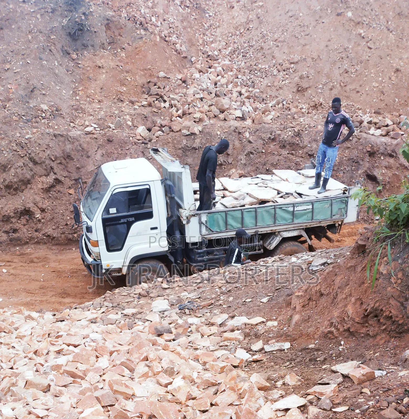Lake Sand , Plasta, Clay Bricks, Aggregates, Marrum
