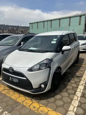 Toyota Sienta 1.5 AWD (6-seater) 2017 White
