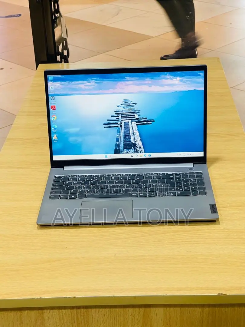 New Laptop Lenovo ThinkBook 15 8GB Intel Core i5 SSD 256GB