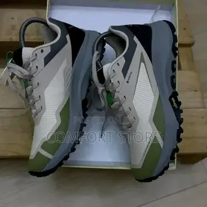 Comfortable Soft Lining Zipper Cow Leather Sneakers