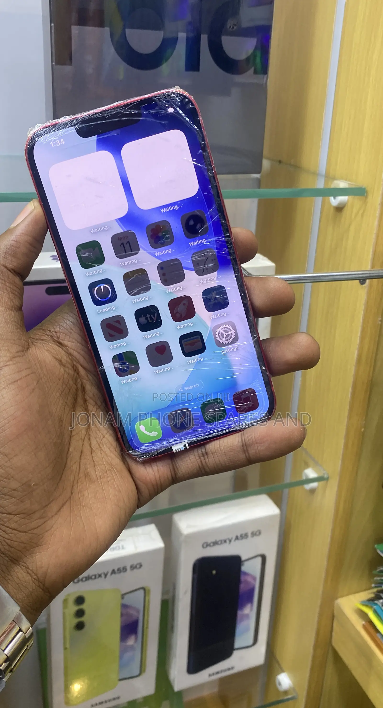 Apple iPhone 13 256 GB Red