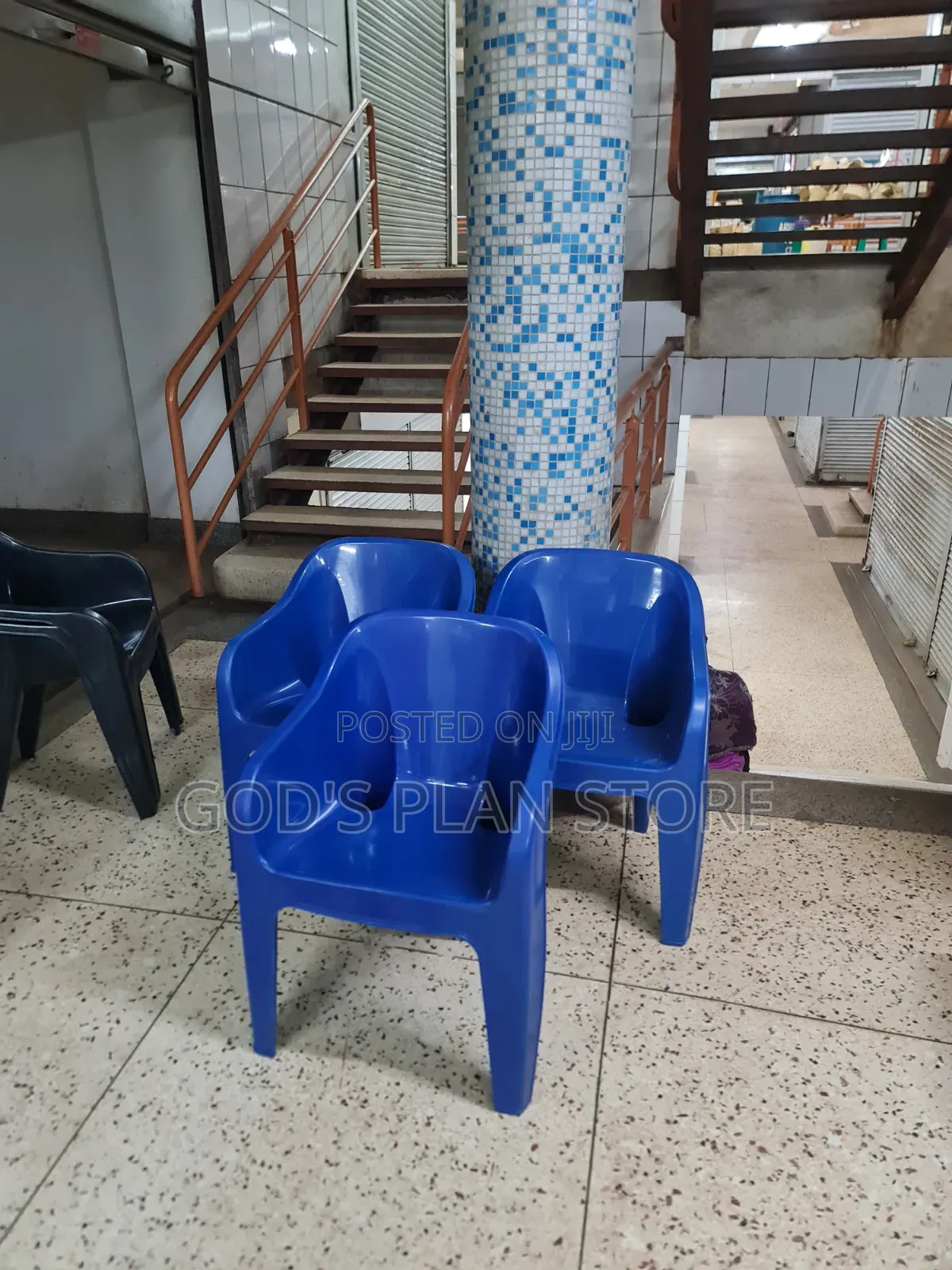 Blue PVC Mid Back Armrest Plastic Chairs Plastic Chairs