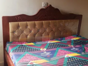 6x6 Bed Looking New With Matress