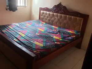 6x6 Bed Looking New With Matress