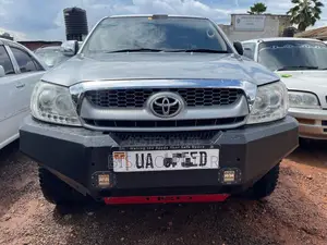Toyota Hilux 2010 Silver