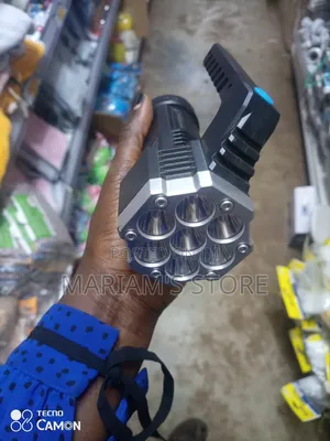 7-Led High-Power Usb Rechargeable Handheld Flashlight.