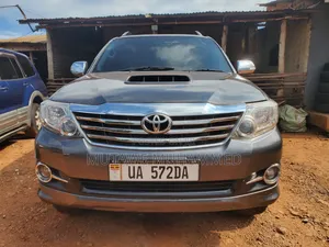 Toyota Fortuner 2012 Gray