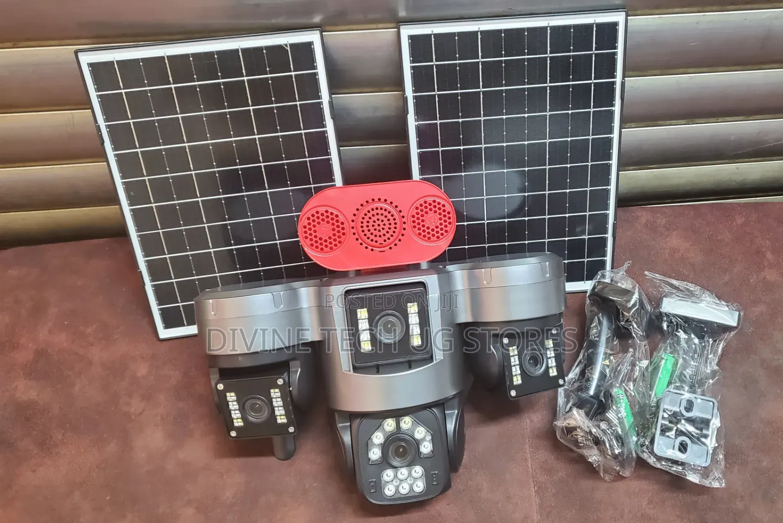 4lens-Solar-Powered Security Camera With 2 Solar Panels