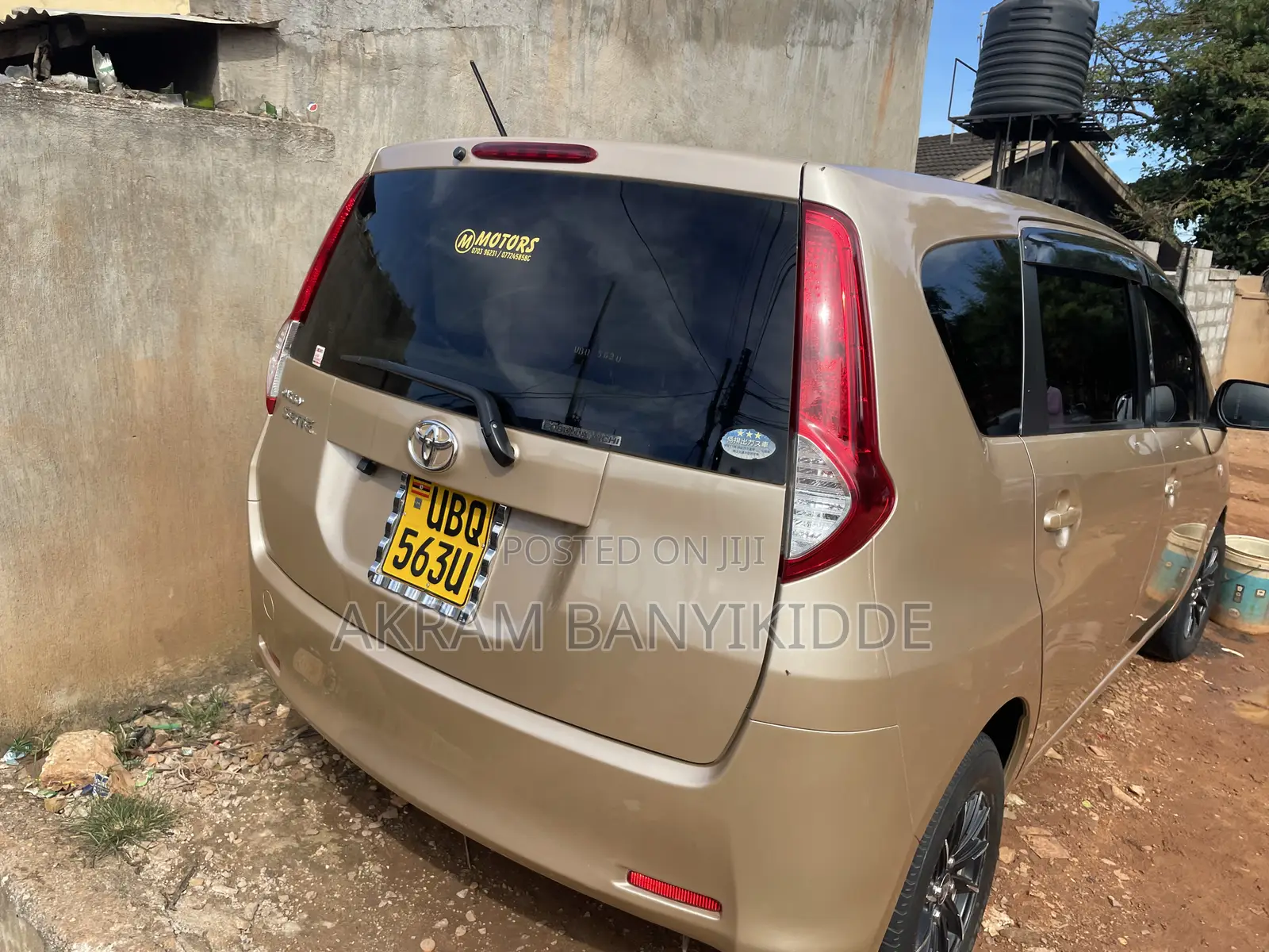 Toyota Passo Sette 2010