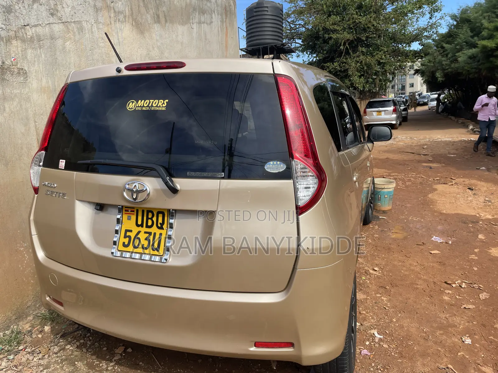 Toyota Passo Sette 2010
