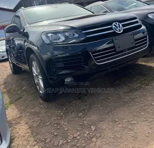 Volkswagen Touareg V6 Sport with Navigation 2013 Black