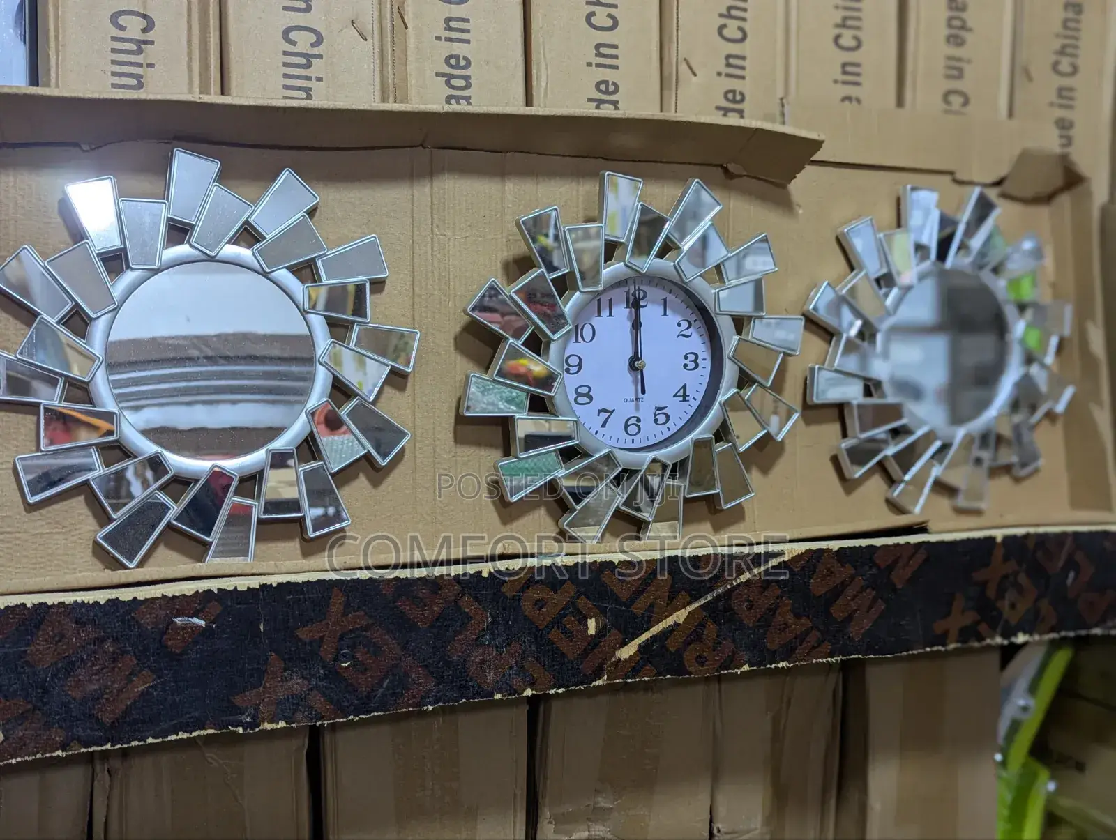 Face Glass Wall Clock