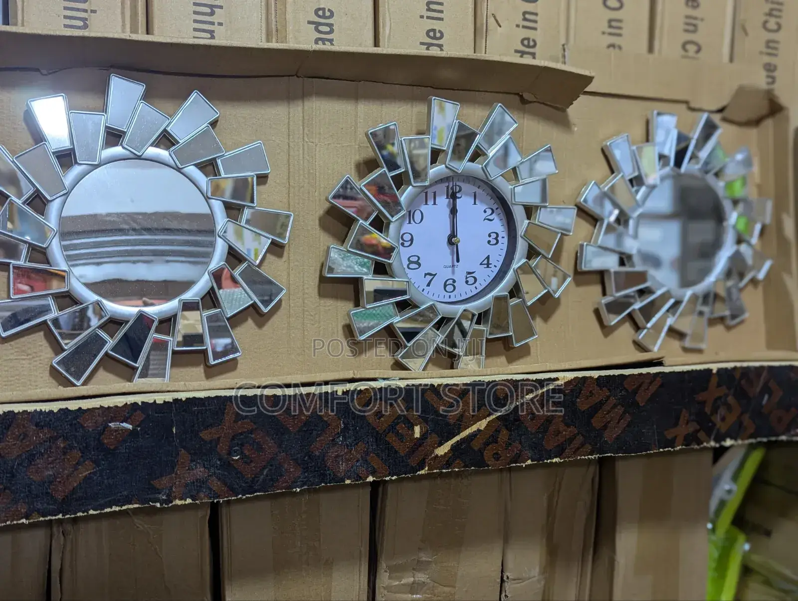 Face Glass Wall Clock
