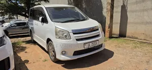Toyota Noah 2010 White
