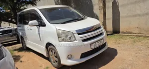 Toyota Noah 2010 White