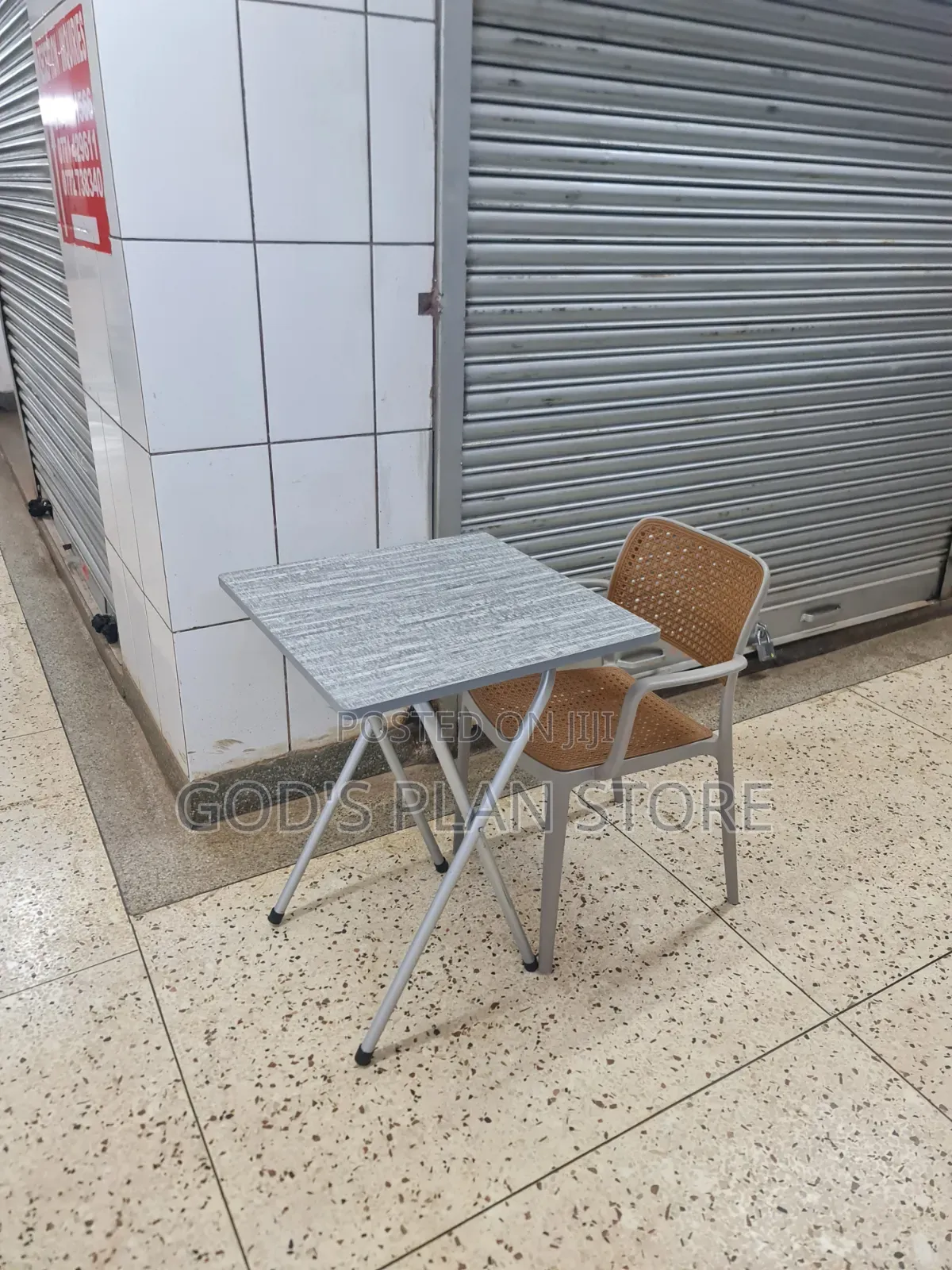 Gray Foldable Reading Table and Mesh Back Plastic Chairs