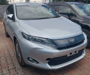 Toyota Harrier 2017 Silver