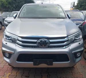 Toyota Hilux 2018 Silver