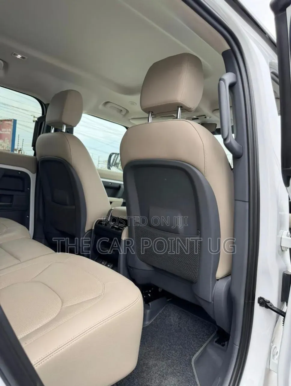 Land Rover Defender 2025 White