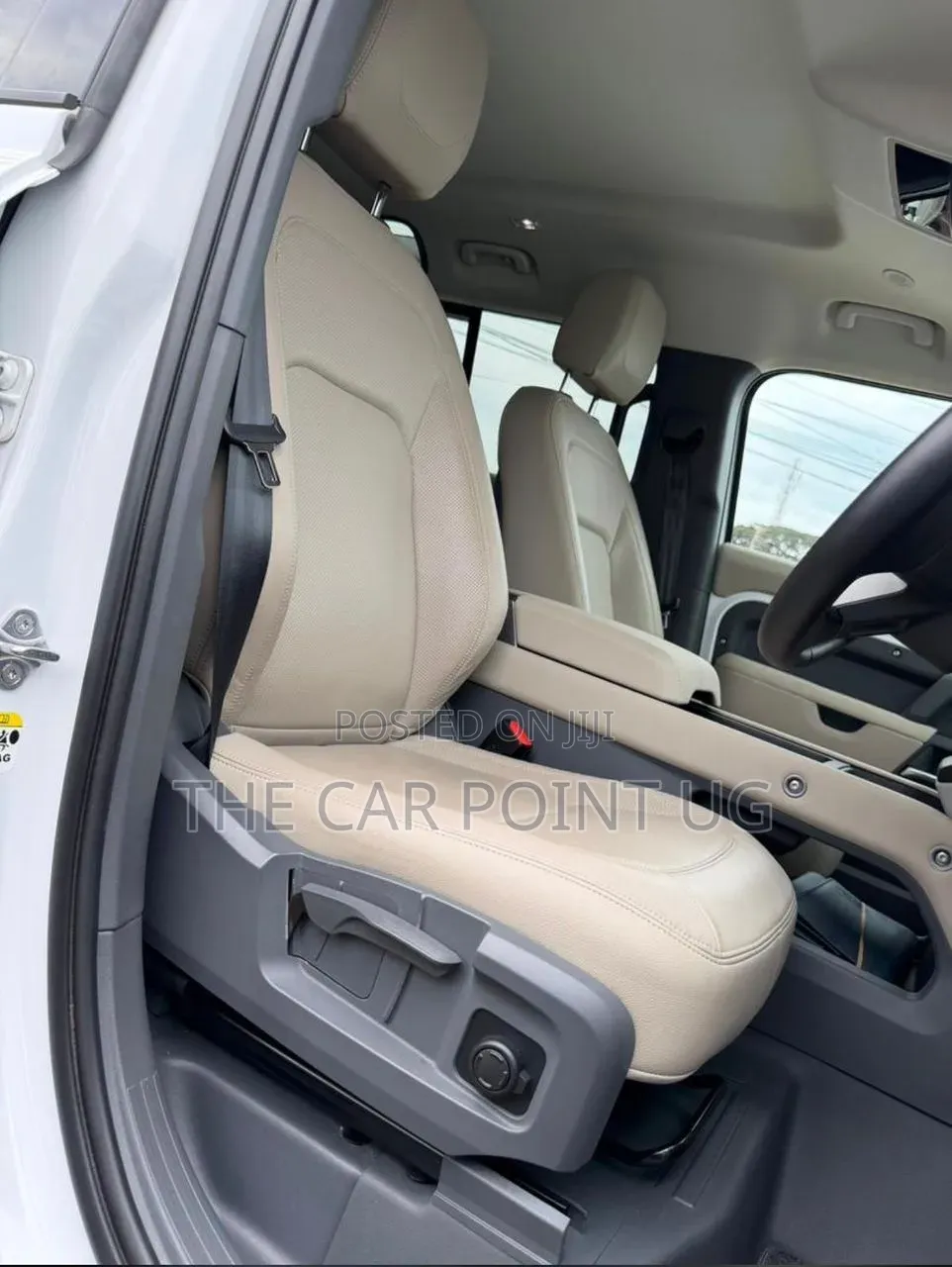 Land Rover Defender 2025 White