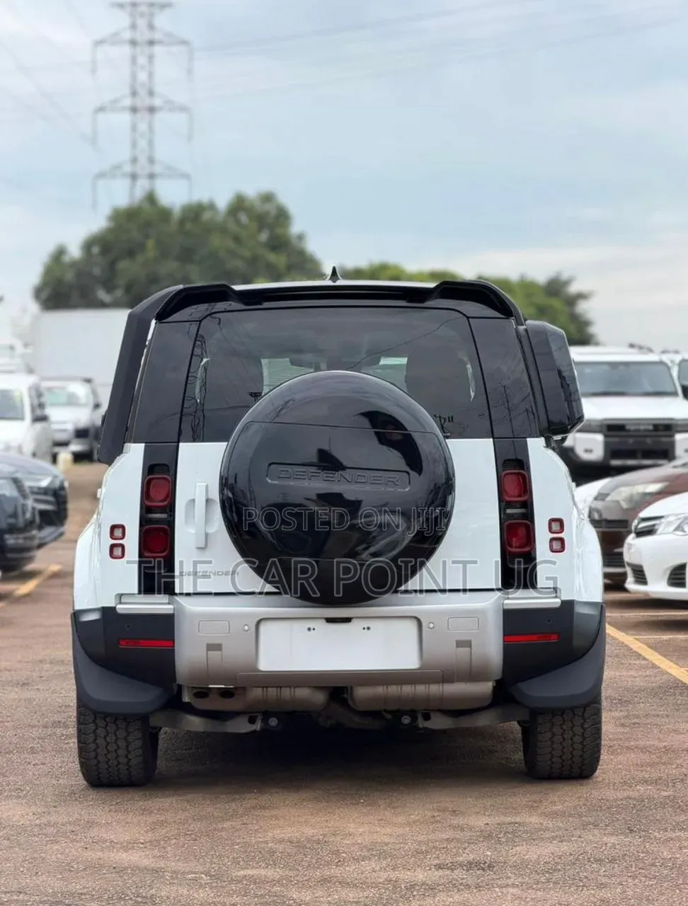 Land Rover Defender 2025 White