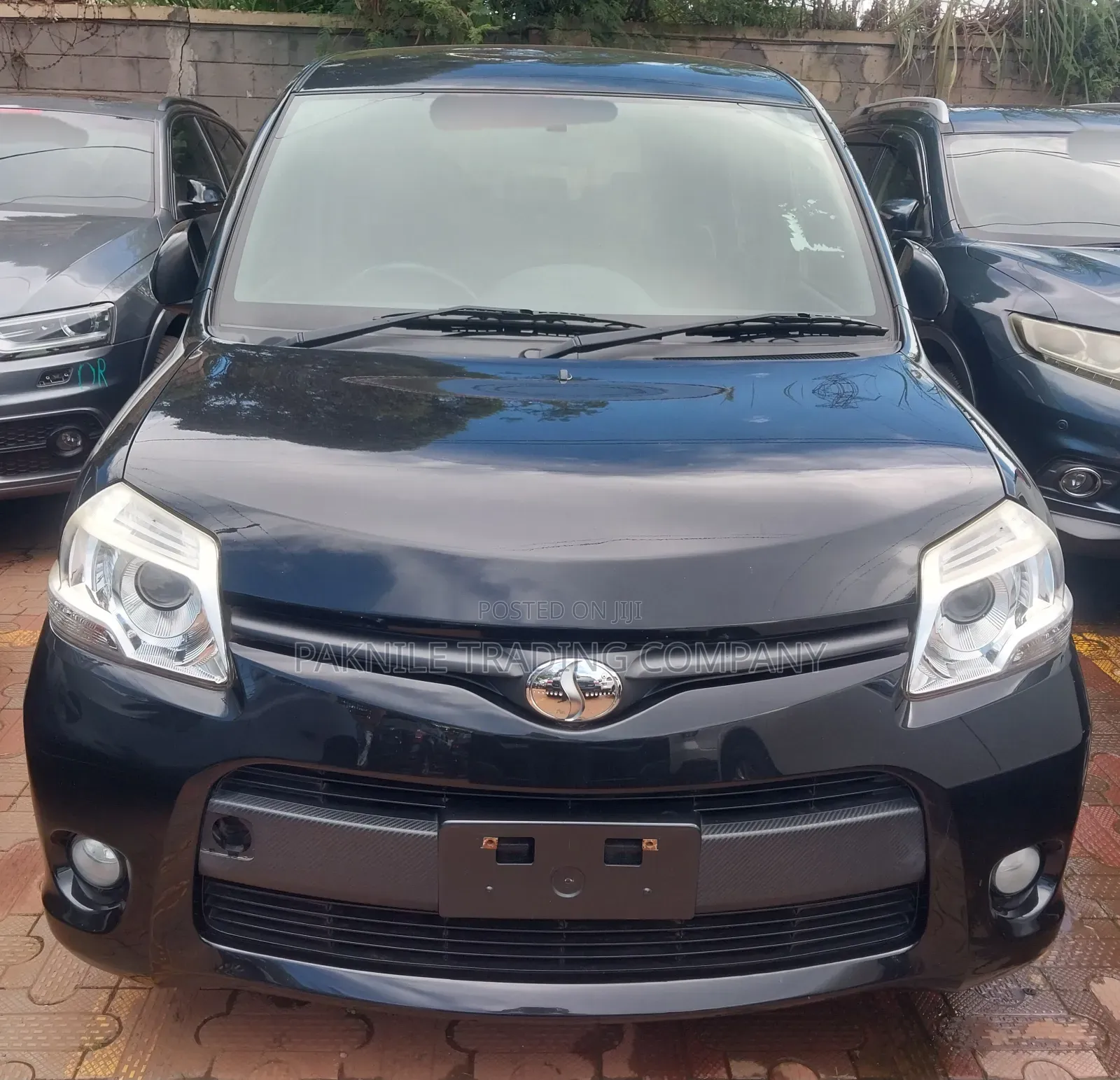 Toyota Sienta 2012 Black